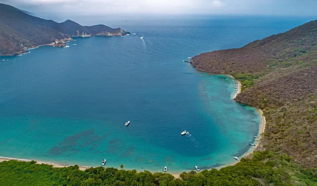 Playa Cristal y Cinto Parque Tayrona